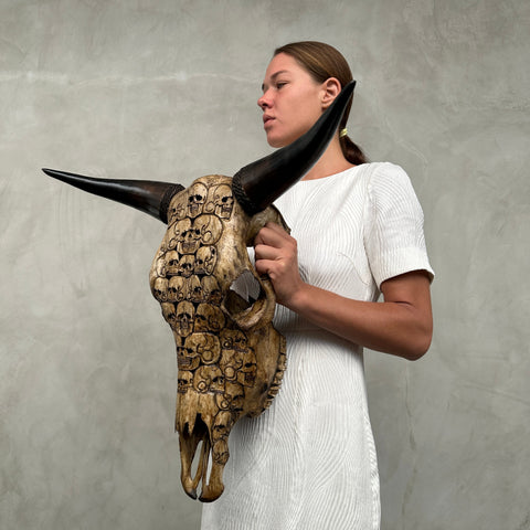 Saga des crânes | Crânes de taureaux sculptés à la main