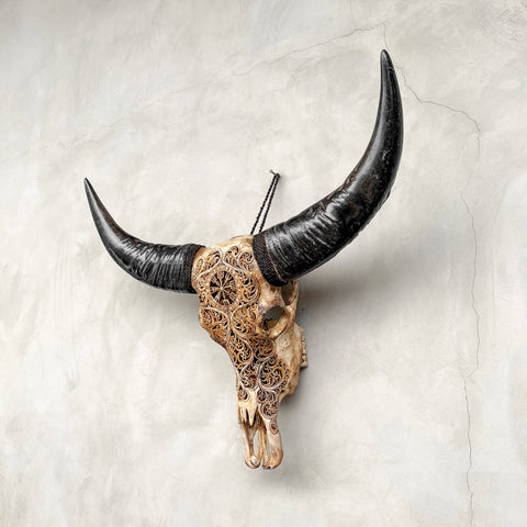 Trisula mythique | Crâne de Buffle Sculpté à la Main