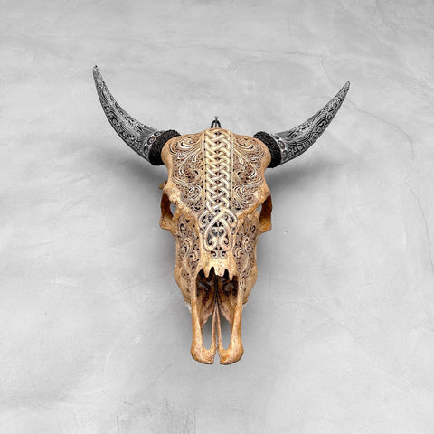 Rebelle rustique | Crâne de Vache Sculpté à la Main