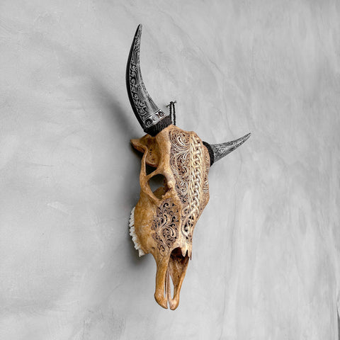 Rebelle rustique | Crâne de Vache Sculpté à la Main