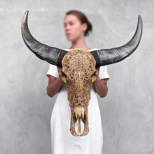 Mandala de fleur épanouie | Crâne de Buffle Sculpté à la Main