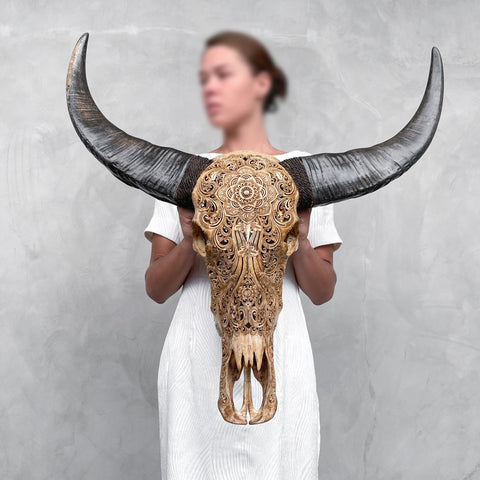 Mandala de fleur épanouie | Crâne de Buffle Sculpté à la Main