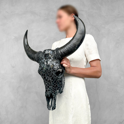 Mosaïque obsidienne | Crâne de buffle en verre
