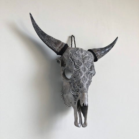 Bourgeon Délicat | Crâne de Vache Sculpté à La Main