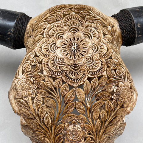 Nid de la nature | Crânes de taureaux sculptés à la main