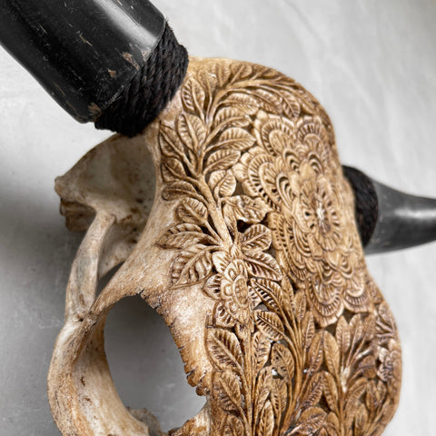 Nid de la nature | Crânes de taureaux sculptés à la main