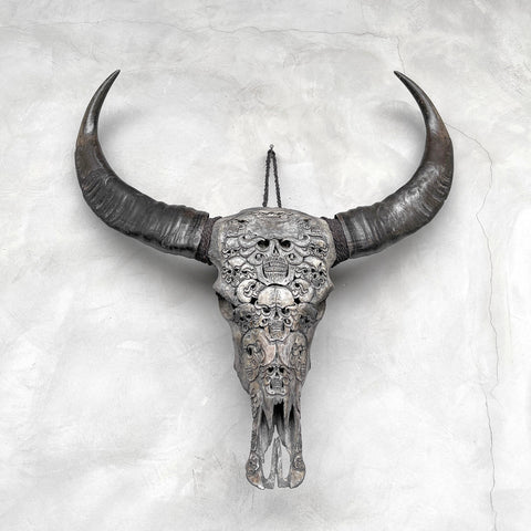 Diablo macabre | Crâne de Buffle Sculpté à la Main