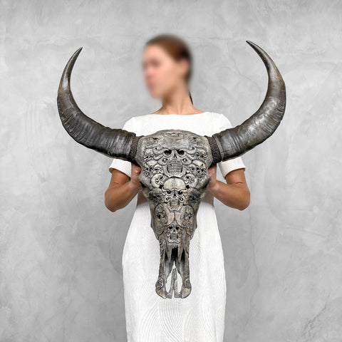 Diablo macabre | Crâne de Buffle Sculpté à la Main