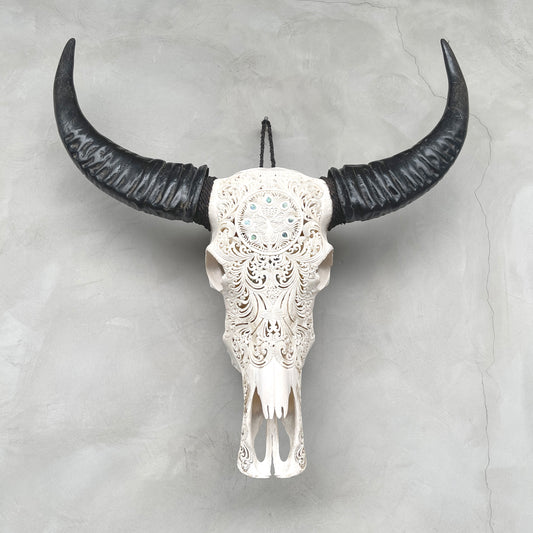Paon et Ormeaux | Crâne de Buffle Sculpté à la Main