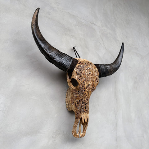 Mandala de fleur épanouie | Crâne de Buffle Sculpté à la Main