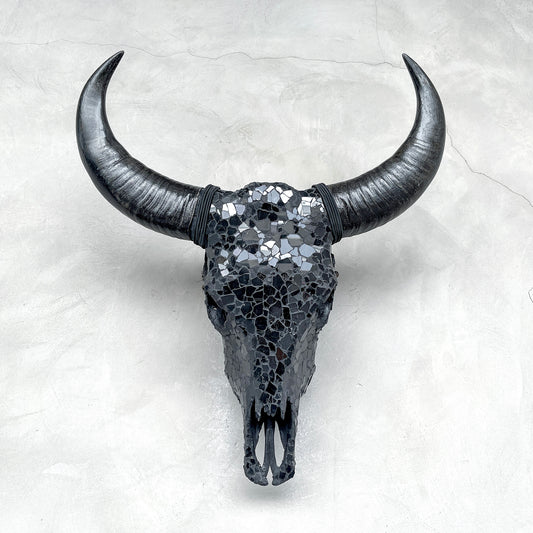 Mosaïque obsidienne | Crâne de buffle en verre