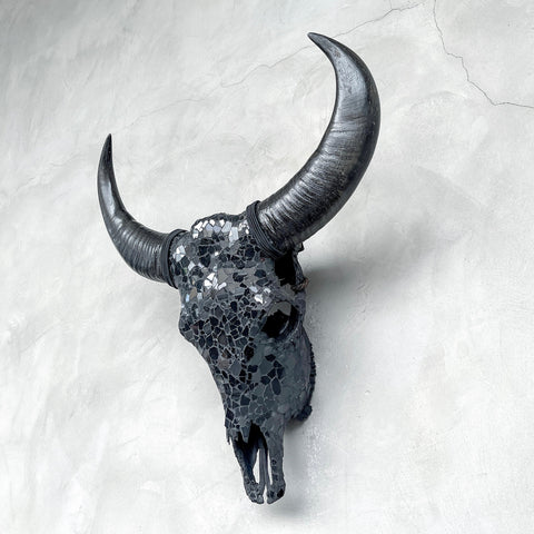Mosaïque obsidienne | Crâne de buffle en verre