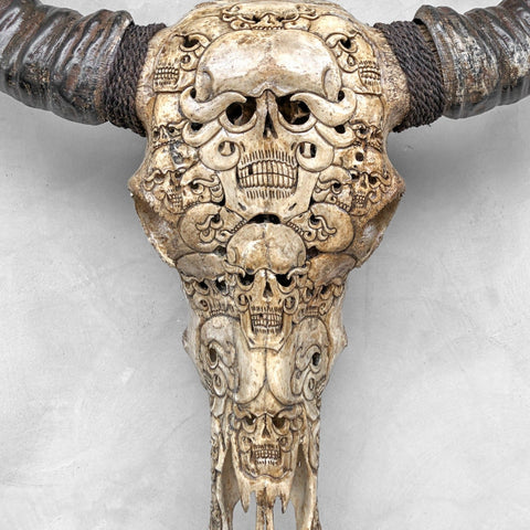 Diablo macabre | Crâne de Buffle Sculpté à la Main