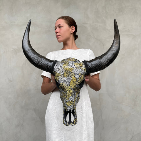 Mosaïque soleil marbrée | Crâne de buffle en verre