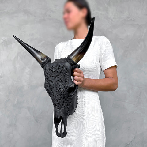 Magie de Badong | Crâne de vache sculpté à la main
