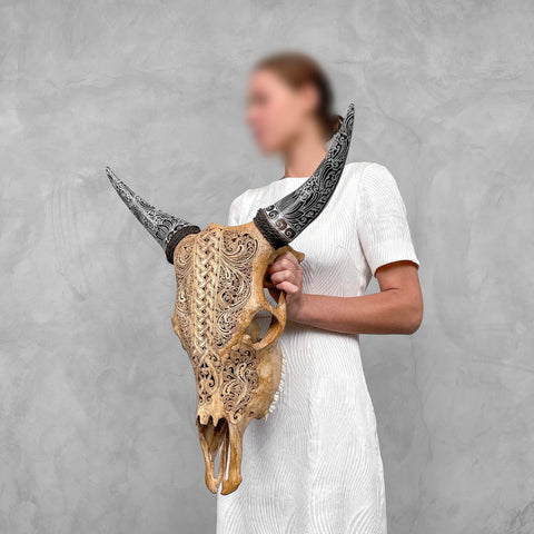 Rebelle rustique | Crâne de Vache Sculpté à la Main