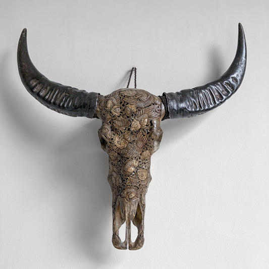 Fusion koï | Crâne de Buffle Sculpté à la Main