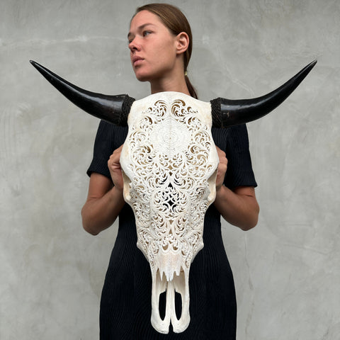 Crête de feuille de mandala | Crânes de taureaux sculptés à la main