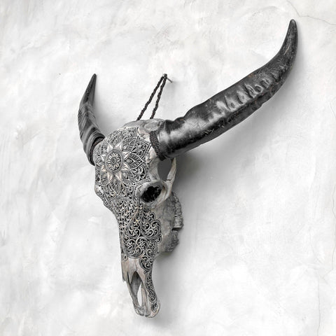 Mandala triple fleur | Crâne de Buffle Sculpté à la Main