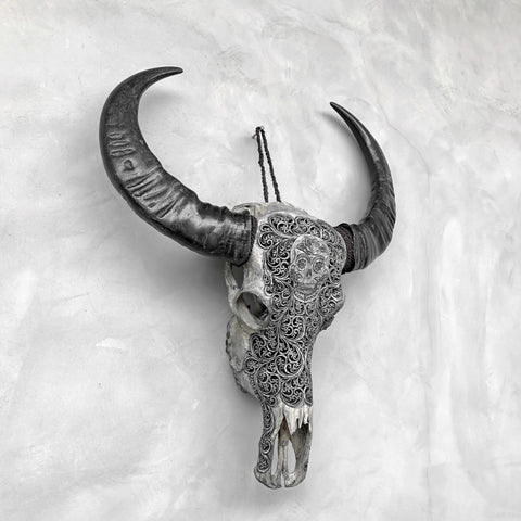 Dios de Los Muertos | Crâne de Buffle Sculpté à la Main