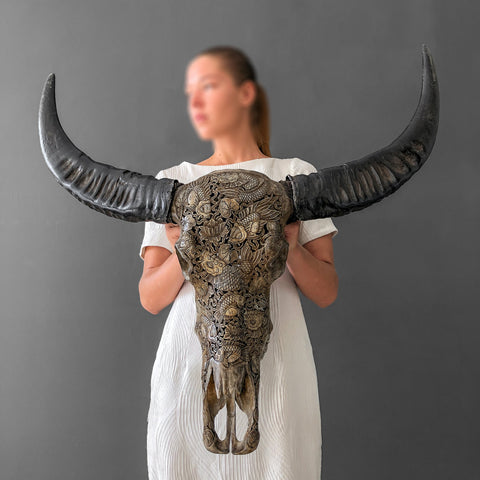 Fusion koï | Crâne de Buffle Sculpté à la Main